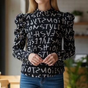 VICTORIAN MODERN BLOUSE NWT loop & button back closure SUPER CUTE